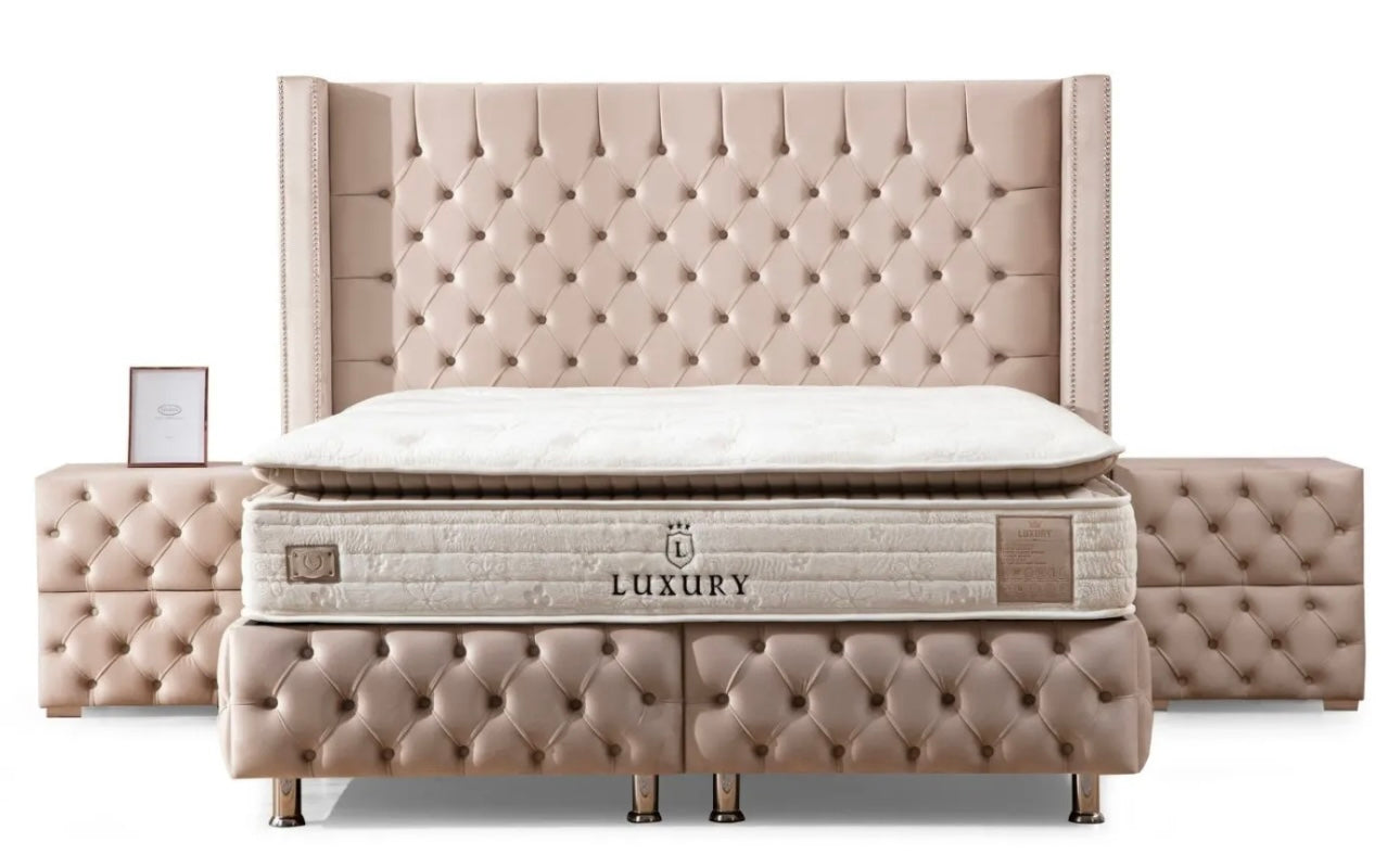 LIT COFFRE CLOUTE BEIGE 180 x 200 cm