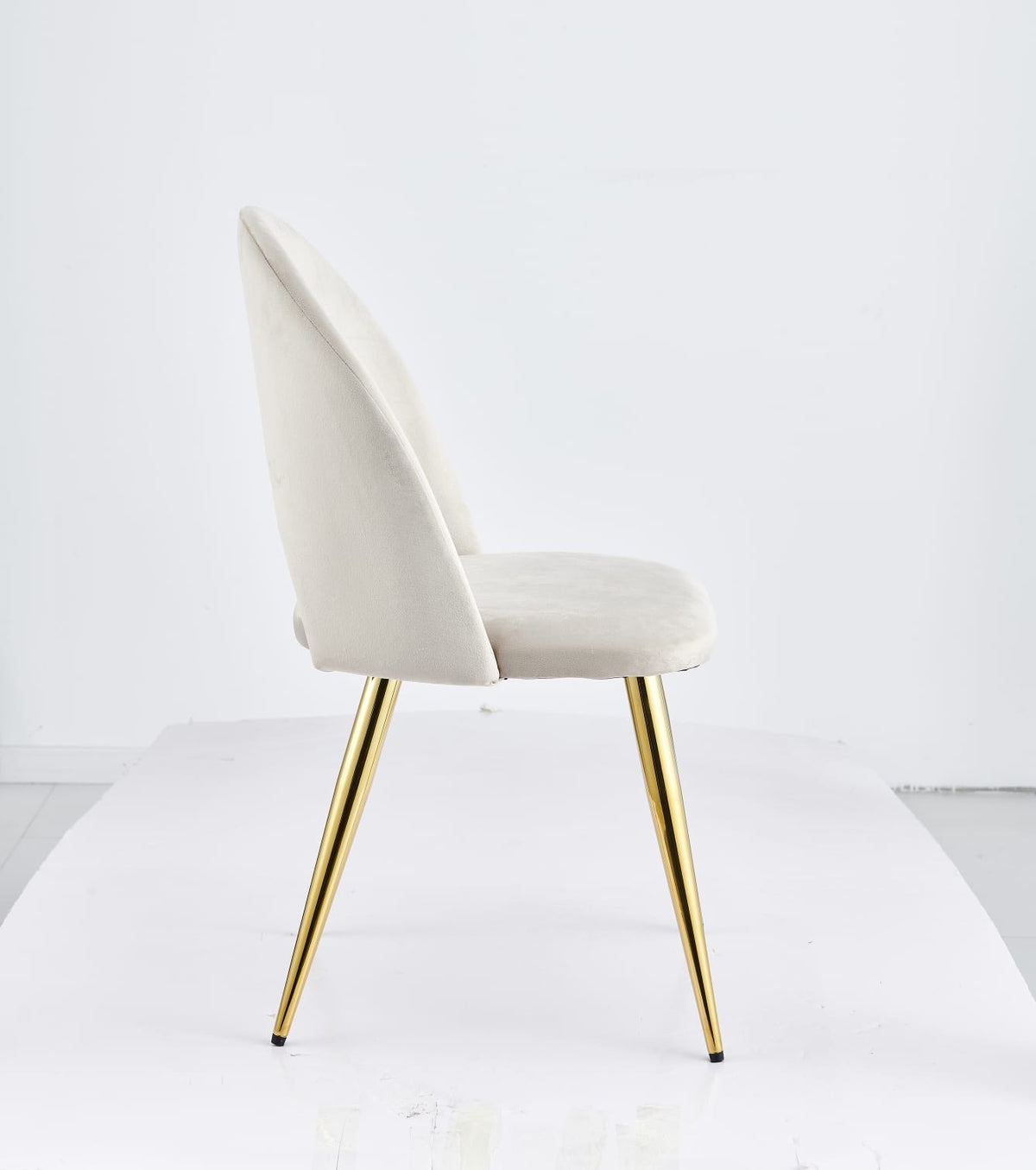 CHAISE AMELIA DORE