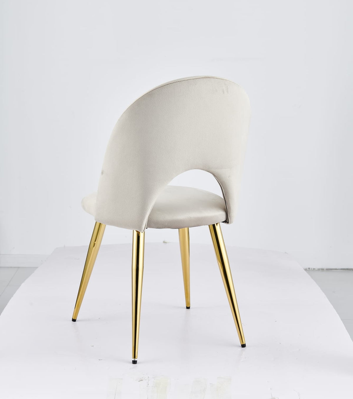 CHAISE AMELIA DORE
