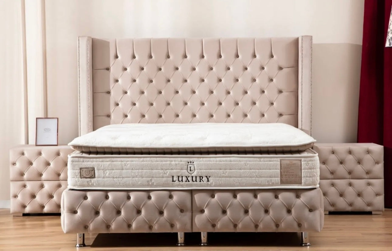 LIT COFFRE CLOUTE BEIGE  180 x 200 cm