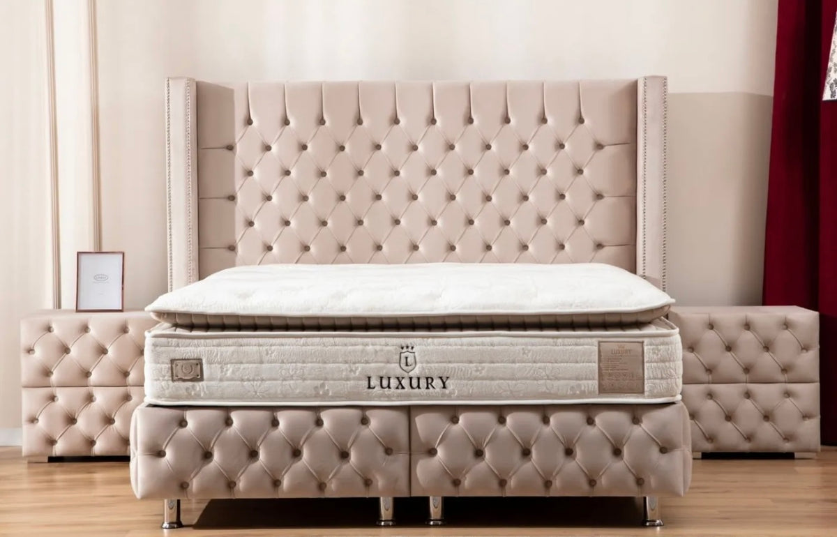 LIT COFFRE CLOUTE BEIGE  180 x 200 cm